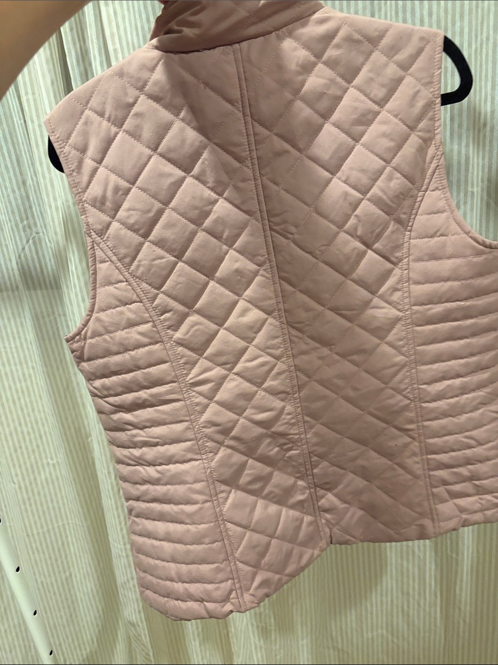 Black Rivet Quilted Sleeveless Vest in Dusty Rose - Picture 3 of 3